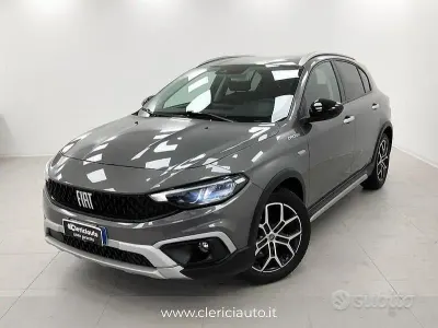 Usata Fiat Tipo Cross 100 CV (73 kW) 2022 Grigio Berlina