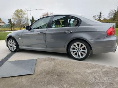 Grigio Usata 2010 BMW 320 Efficient Dynamics Berlina | 6000 € (Buon prezzo)