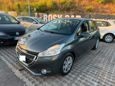 Usata Peugeot 208 Allure 95 CV (69 kW) 2013 Grigio Utilitaria