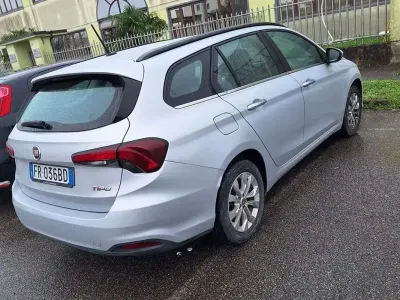 Usata Fiat Tipo 120 CV (88 kW) 2018 Argento Berlina