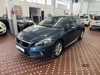 Usata Volvo V40 CC Pro 120 CV (88 kW) 2017 Blu/azzurro Station wagon