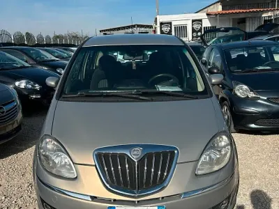 Usata Lancia Musa 90 CV (66 kW) 2009 Oro Monovolume