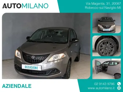 Usado Lancia Ypsilon Silver 70 HP (51 kW) 2023 Cinzento Citadino