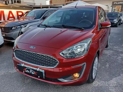 Begagnad Ford Ka Plus Ultimate 86 HK (63 kW) 2018 Röd Halvkombi