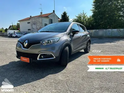 Usado Renault Captur 90 CV (66 kW) 2016 Gris SUV