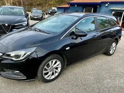 Usata Opel Astra 110 CV (80 kW) 2018 Nero Station wagon