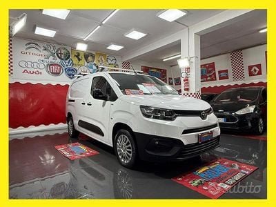 Begagnad Toyota Proace City City 130 HK (95 kW) 2021 Vit Minibuss
