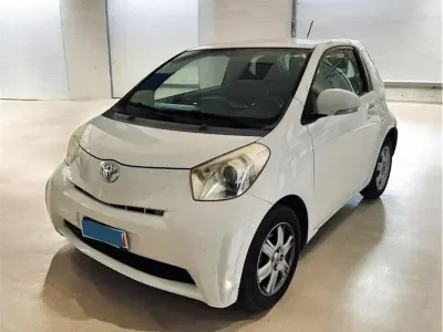 Usata Toyota iQ 68 CV (50 kW) 2010 Bianco Utilitaria