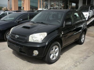 usata Toyota RAV4 2.0 Tdi motore rifatto nuovo