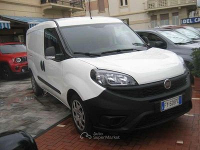 Usata Fiat Doblò Lounge 105 CV (77 kW) 2019 Bianco Monovolume