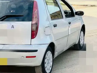 Usata Fiat Punto 60 CV (44 kW) 2000 Utilitaria