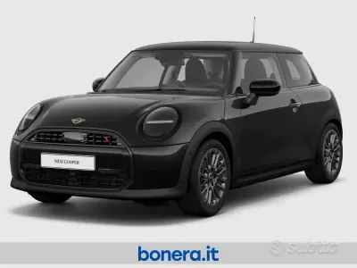 Begagnad Mini Cooper Essential 150 kW (204 HK) 2025 Svart Halvkombi