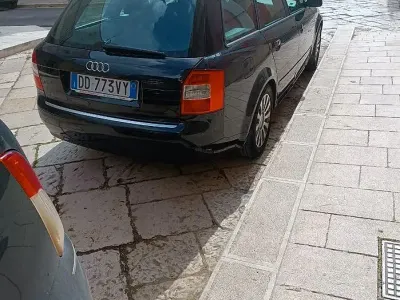 Usata Audi A4 116 CV (85 kW) 2004 Nero Station wagon