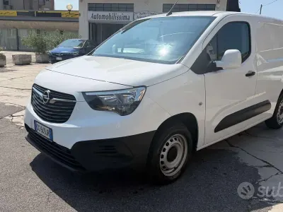 Usata Opel Combo 102 CV (75 kW) 2020 Bianco Monovolume