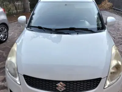 Usata Suzuki Swift 75 CV (55 kW) 2012 Bianco Utilitaria