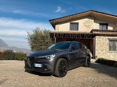 Usata Alfa Romeo Stelvio 180 CV (132 kW) 2017 Grigio SUV