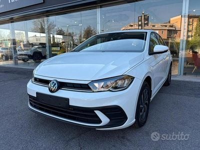 Usata VW Polo Life 95 CV (69 kW) 2023 Bianco Utilitaria