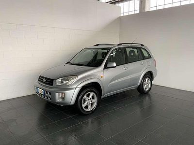 Usata Toyota RAV4 150 CV (110 kW) 2001 Argento SUV