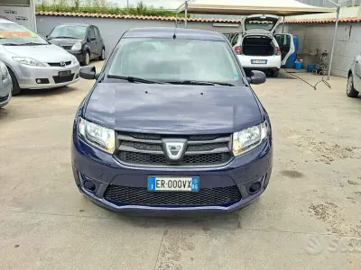 Usata Dacia Sandero Ambiance 72 CV (52 kW) 2013 Bluazzurro Berlina