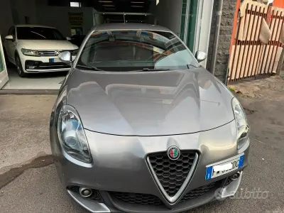 Usata Alfa Romeo Giulietta Super 120 CV (88 kW) 2019 Grigio Utilitaria