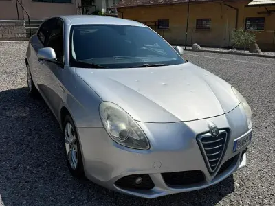 Usata Alfa Romeo Giulietta 120 CV (88 kW) 2013 Grigio Utilitaria