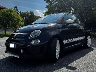 Usata Abarth 695 Esseesse 179 CV (131 kW) 2022 Nero Utilitaria