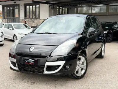 Käytetty Renault Scenic E-Tech Dynamique 110 HP (80 kW) 2012 Musta Tila-auto