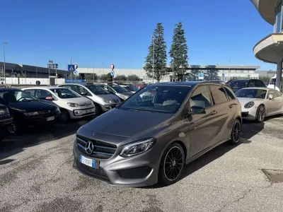 Usata Mercedes B250 Premium 211 CV (155 kW) 2018 Montagna Utilitaria