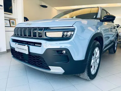 Usata Jeep Avenger Altitude 101 CV (74 kW) 2025 Storm grey SUV