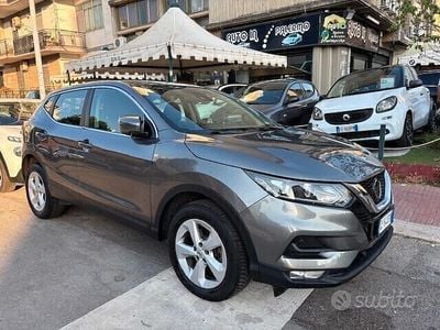 Usata Nissan Qashqai N-Connecta 140 CV (102 kW) 2021 Grigio SUV