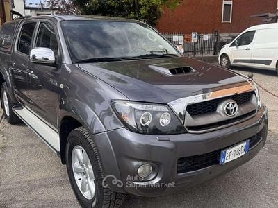 Usata Toyota HiLux 171 CV (125 kW) 2010 Grigio Pick-up