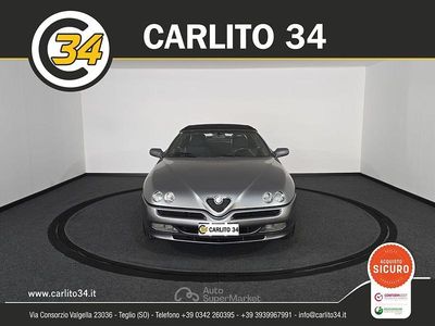 Begagnad Alfa Romeo Alfetta GT/GTV 144 HK (105 kW) 2000 Grå Sportkupé