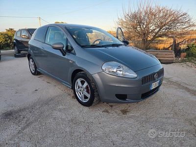 Usata Fiat Grande Punto 90 CV (66 kW) 2008 Grigio Utilitaria
