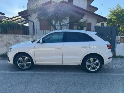 Usata Audi Q3 Sport 120 CV (88 kW) 2016 Bianco SUV