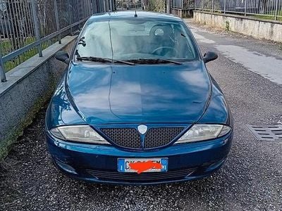 Usata Lancia Ypsilon 60 CV (44 kW) 2003 Blu Utilitaria