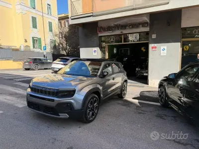 Nuova Jeep Avenger Summit 110 CV (80 kW) 2026 Grigio SUV