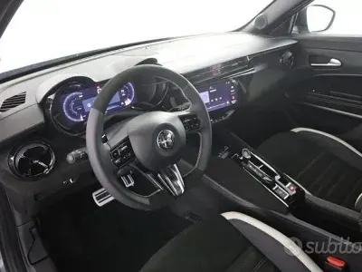 Nuova Alfa Romeo GT Junior 136 CV (100 kW) 2026 Grigio Berlina
