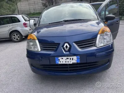 Usata Renault Modus 82 CV (60 kW) 2004 Bluazzurro Monovolume