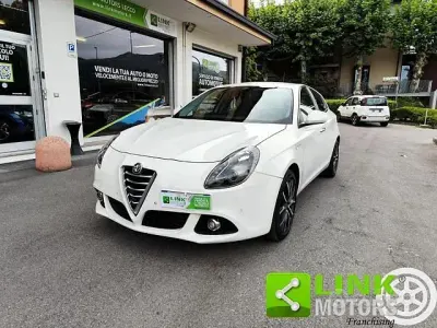 Gebraucht Alfa Romeo Giulietta Distinctive 105 PS (77 kW) 2015 Weiß Kleinwagen