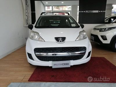 Bianco Usata 2011 Peugeot 107 Utilitaria | 2500 €