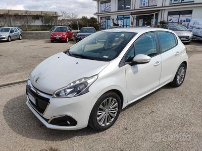 usata Peugeot 208 208 neopatentati5p 1.6 bluehdi Active 75cv