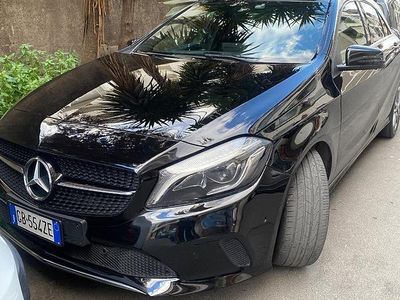 Usata Mercedes A180 109 CV (80 kW) 2016 Nero Berlina