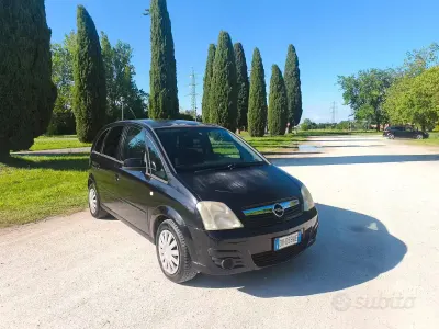 Gebraucht Opel Meriva 90 PS (66 kW) 2009 Schwarz Van / Kleinbus