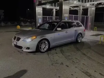 Begagnad BMW 535 272 HK (200 kW) 2005 Grå Kombi