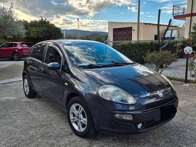 Grigio Usata 2010 Fiat Punto Utilitaria | 4350 € (Molto cara)