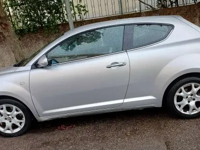 Usata Alfa Romeo MiTo 155 CV (114 kW) 2009 Grigio Utilitaria