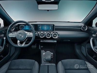 Begagnad Mercedes A180 Premium 136 HK (100 kW) 2019 Grå Sedan