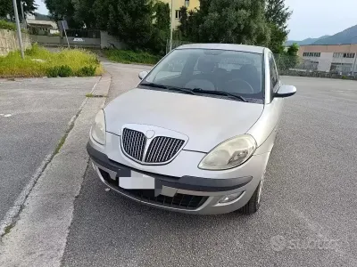 Usata Lancia Ypsilon 69 CV (50 kW) 2005 Grigio Utilitaria