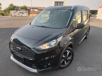 Usata Ford Tourneo Connect Active 120 CV (88 kW) 2022 Nero Monovolume