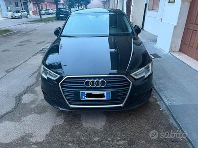 Gebraucht Audi A3 116 PS (85 kW) 2019 Schwarz Limousine